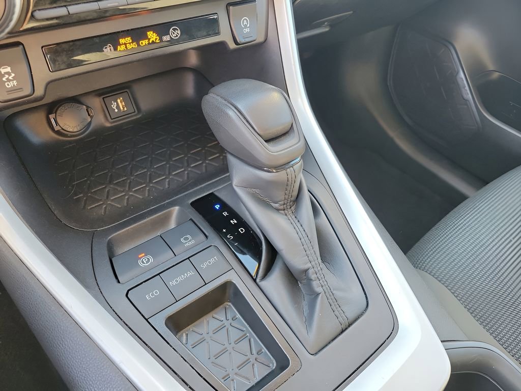 Used 2024 Toyota RAV4 LE FWD image 19