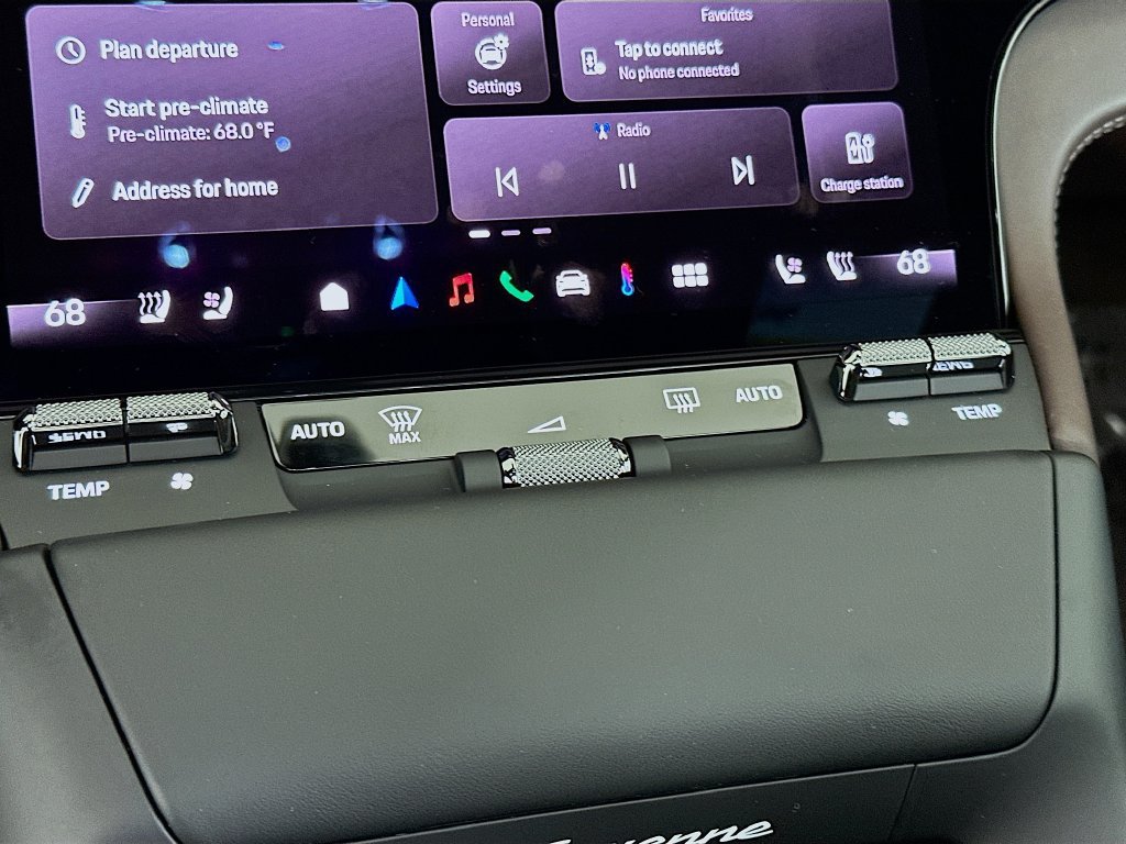 New 2026 Porsche Cayenne Turbo AWD/4WD image 18