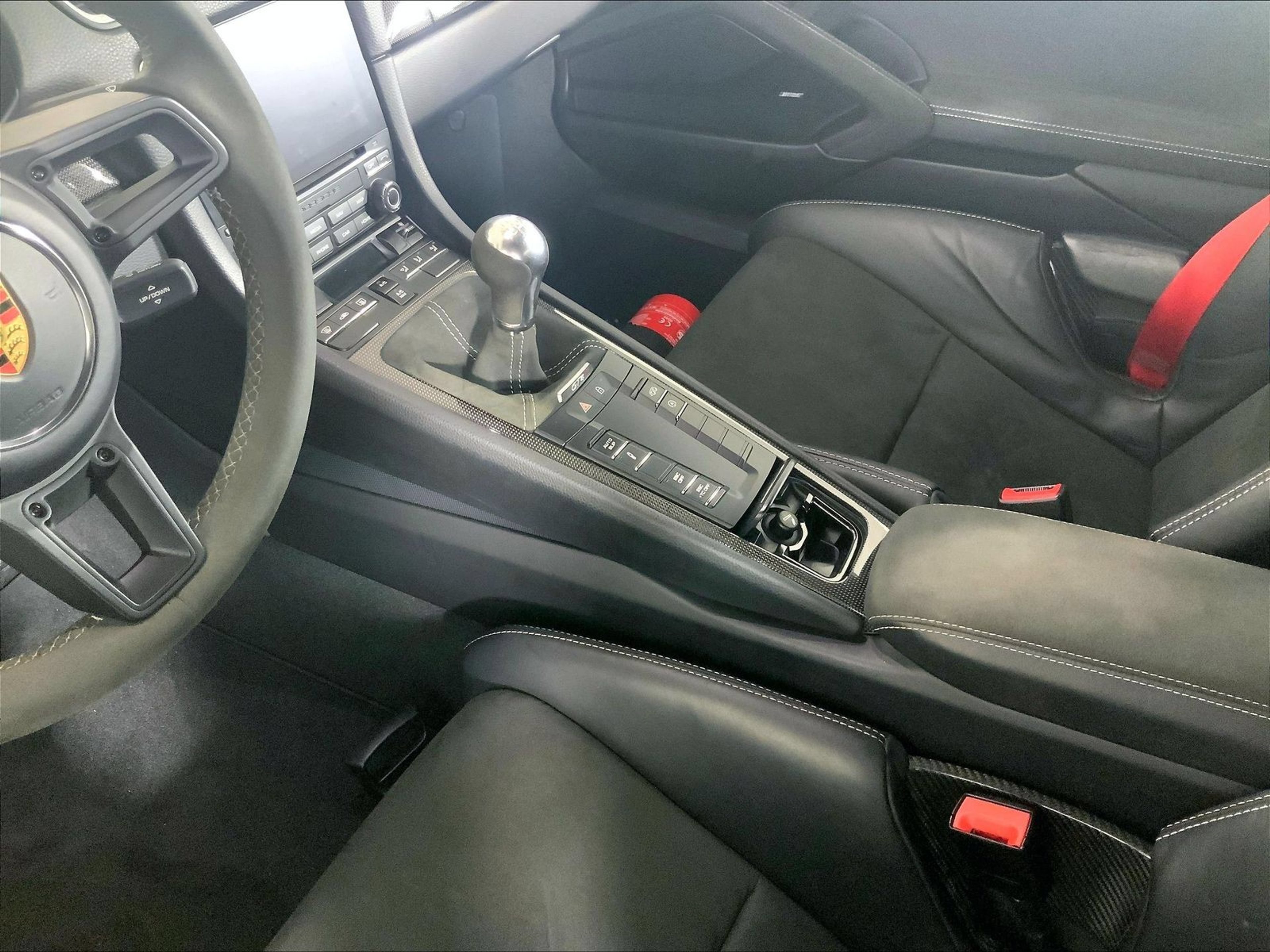 Certified 2022 Porsche 718 Cayman GT4 RWD image 15