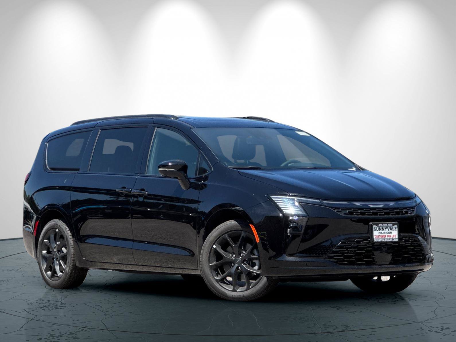 New 2027 Chrysler Pacifica Limited w/ Family Tech Group AWD/4WD image 2