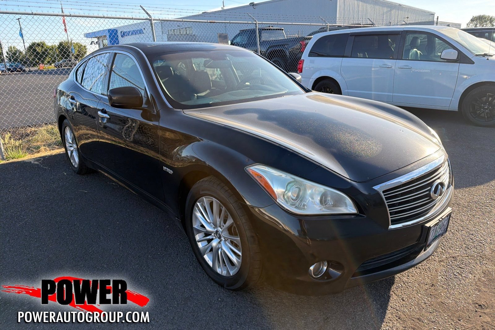 Used 2012 INFINITI M35 w/ Deluxe Touring Pkg RWD image 1
