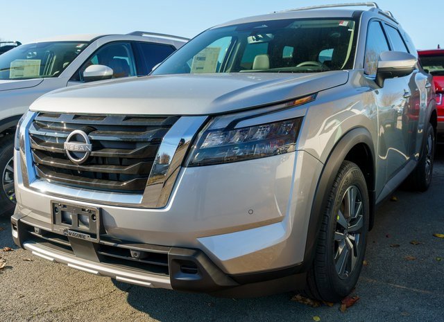 New 2025 Nissan Pathfinder SL