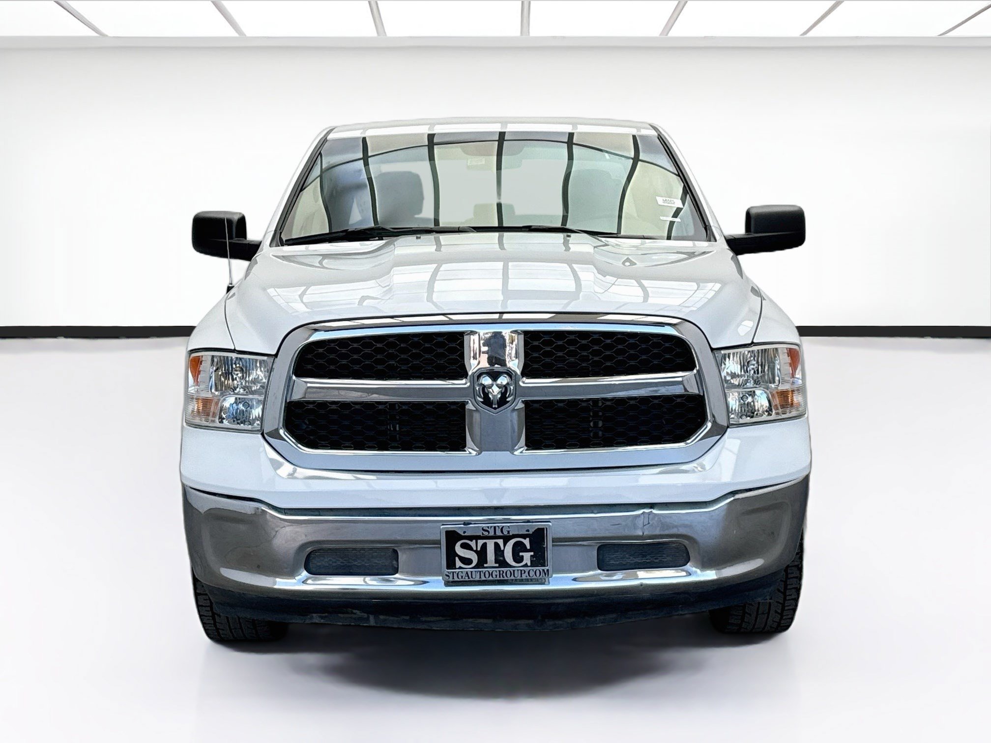Used 2024 RAM 1500 Classic SLT AWD/4WD image 2