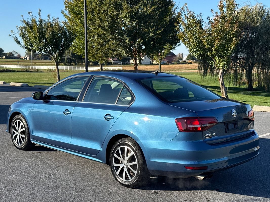 Used 2017 Volkswagen Jetta SE FWD image 6