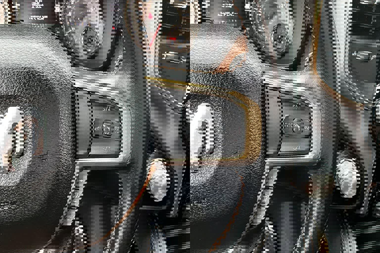 Used 2022 RAM 1500 Limited w/ Body-Colour Bumper Group image 26