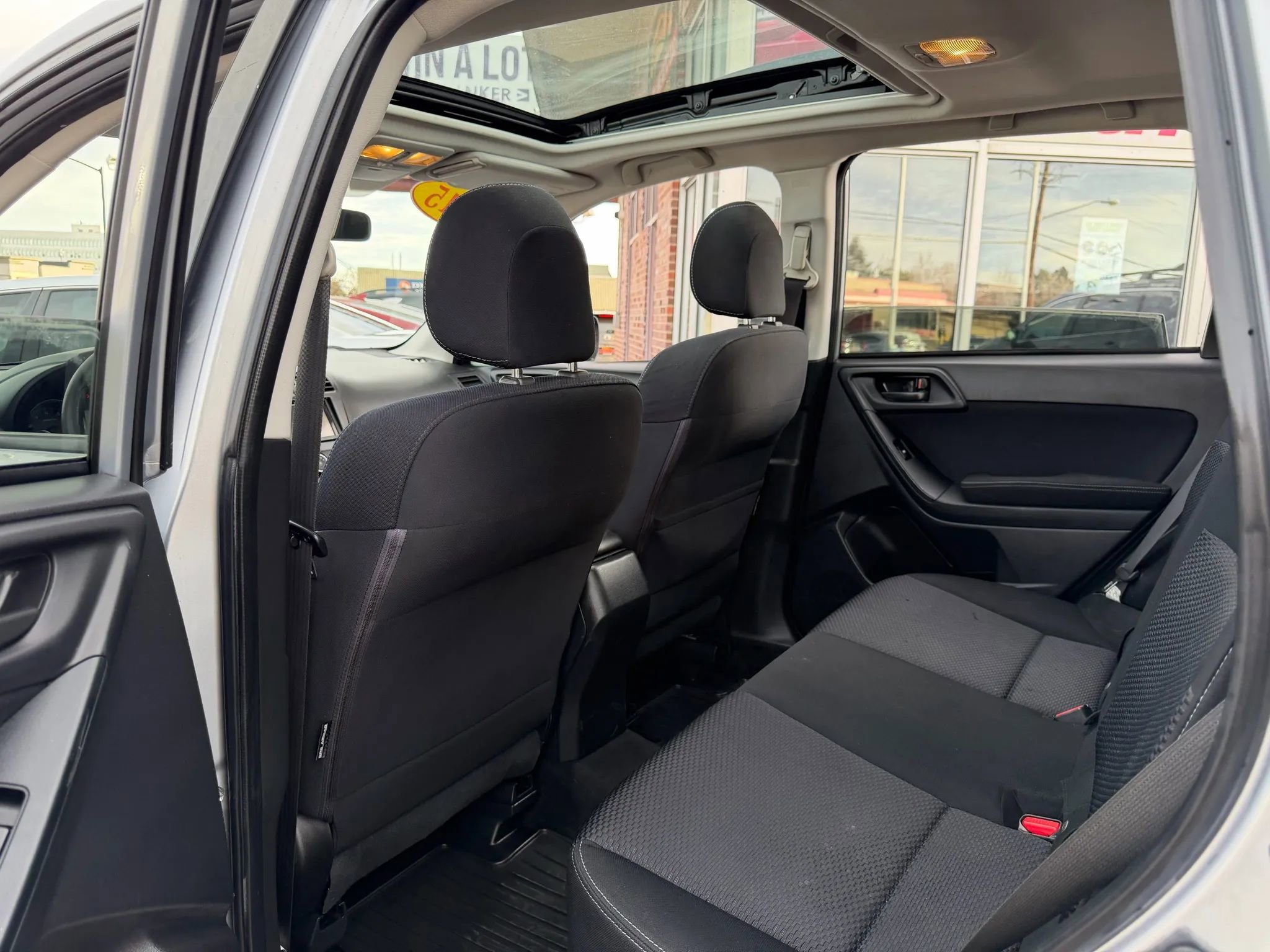 Used 2015 Subaru Forester 2.5i Premium w/ All-Weather Package image 39