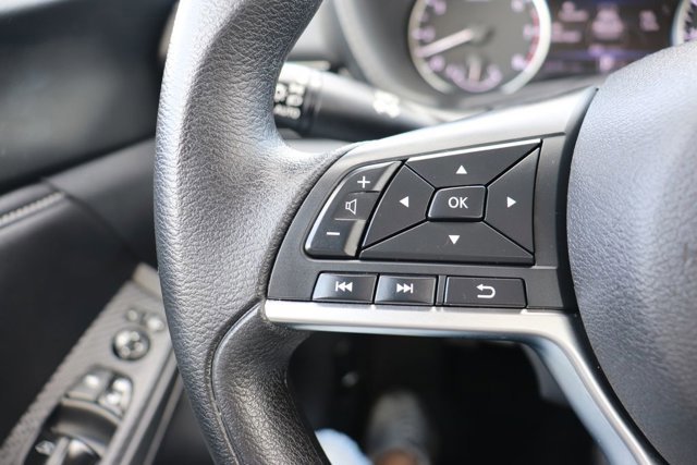 Used 2025 Nissan Sentra SV image 17