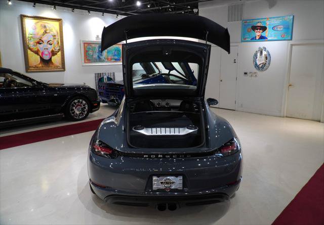Used 2018 Porsche 718 Cayman RWD image 12