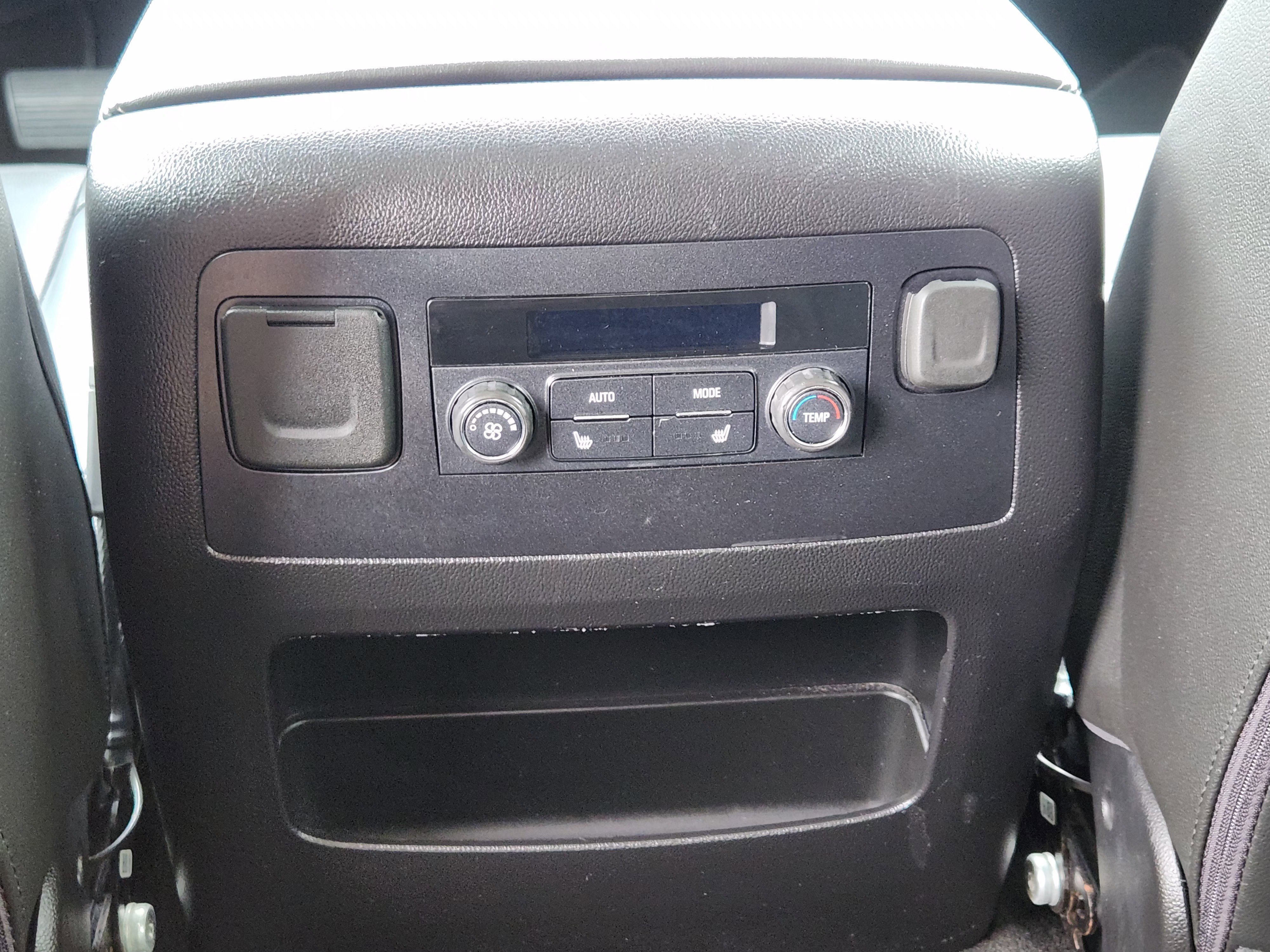 Used 2018 Chevrolet Tahoe LT w/ Luxury Package RWD image 29