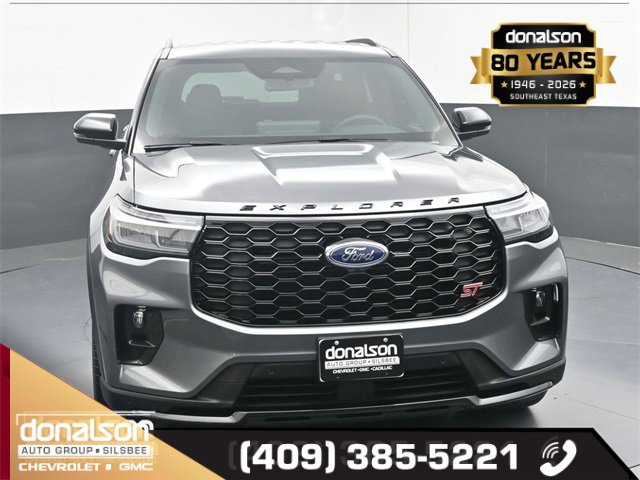 Used 2025 Ford Explorer ST image 3