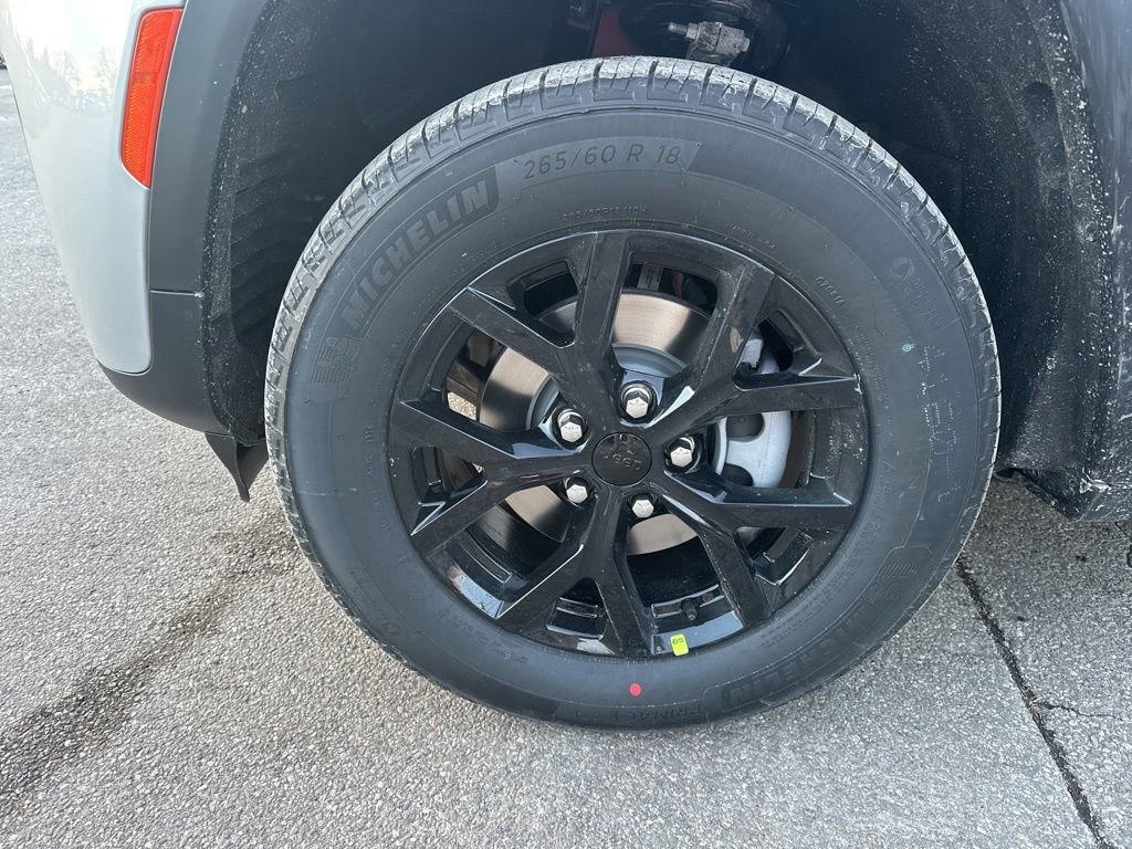 New 2026 Jeep Grand Cherokee Laredo image 28