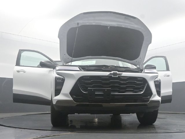 Used 2025 Chevrolet Trax ACTIV FWD image 56