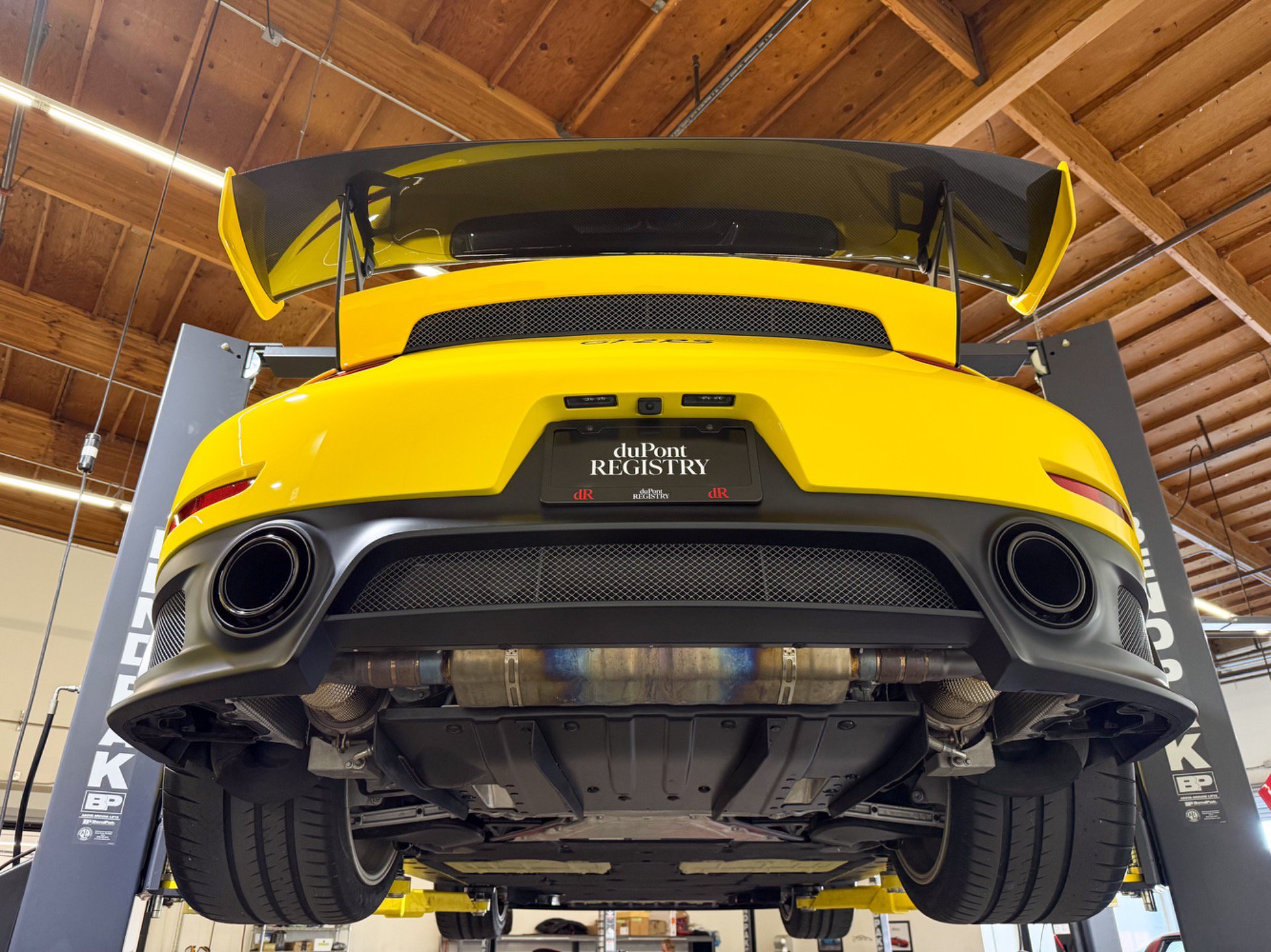 Used 2018 Porsche 911 GT2 RS w/ Weissach Package RWD image 99