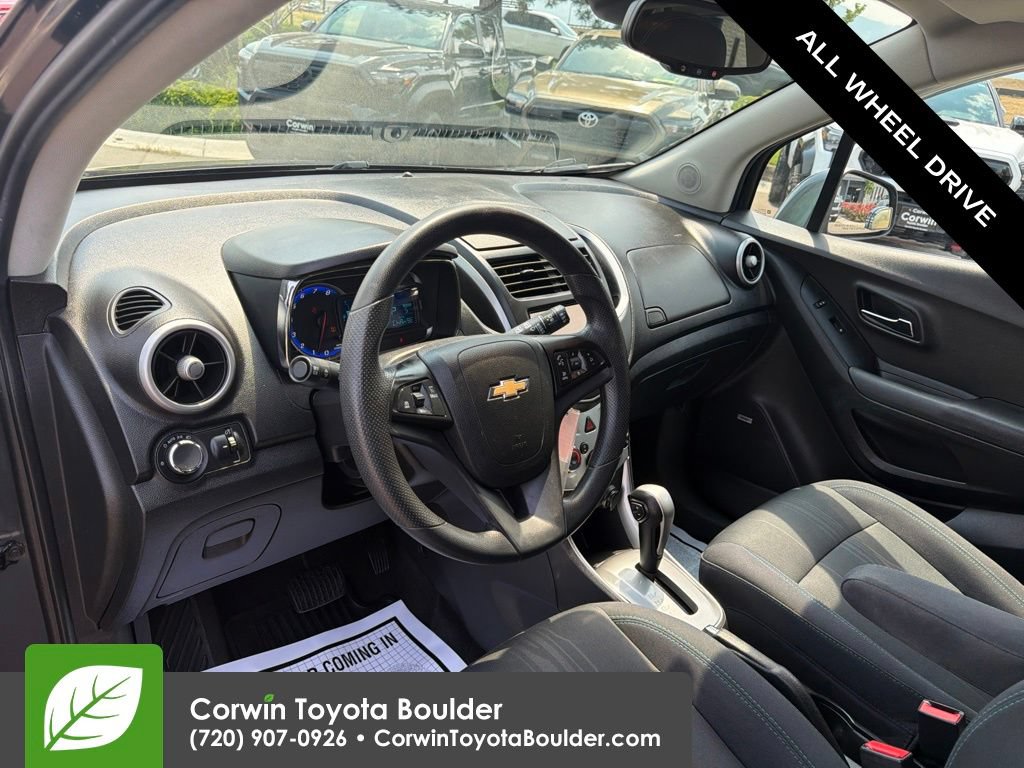 Used 2016 Chevrolet Trax LT w/ LT Sun and Sound Package AWD/4WD image 25