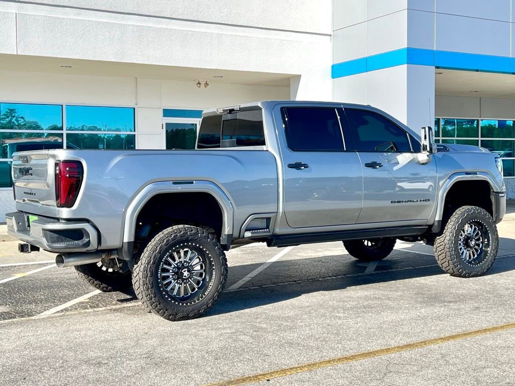 Used 2025 GMC Sierra 2500 Denali Ultimate image 4