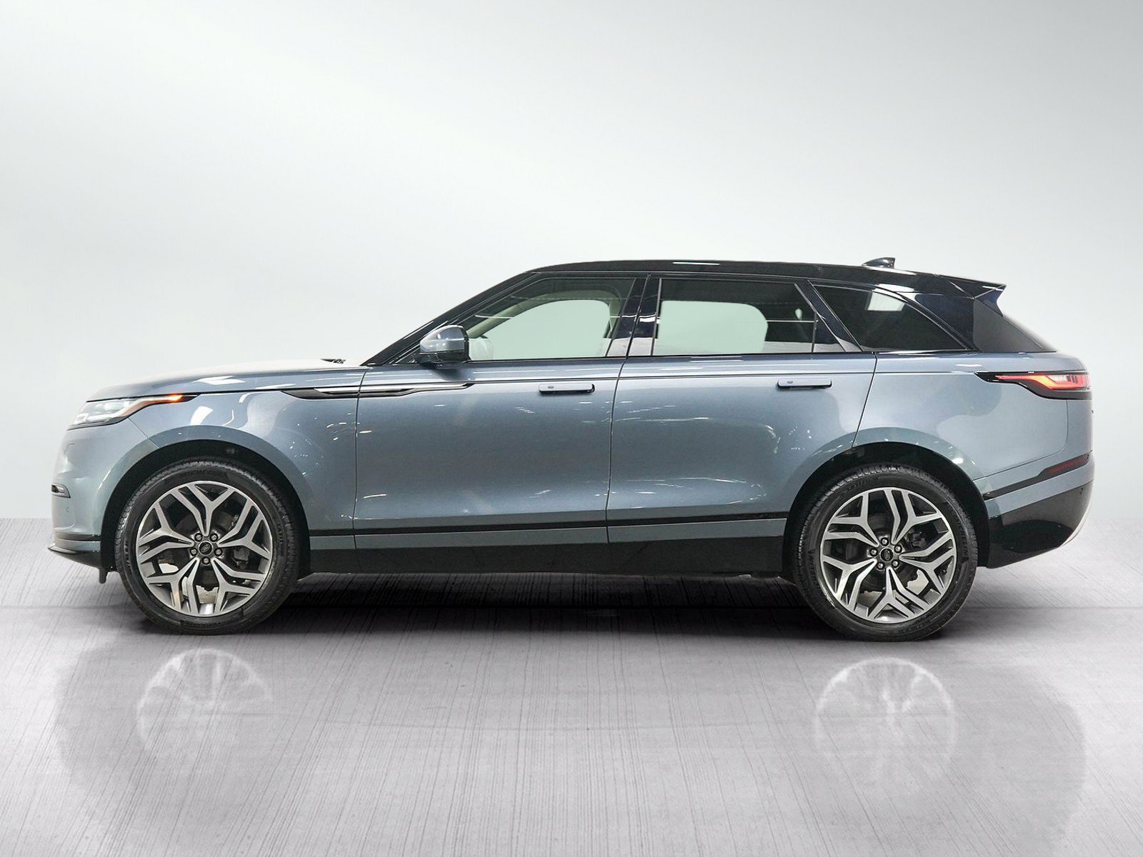 Used 2020 Land Rover Range Rover Velar S AWD/4WD image 2