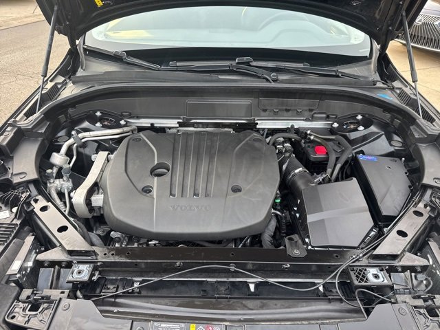 Used 2024 Volvo XC60 B5 Plus image 33