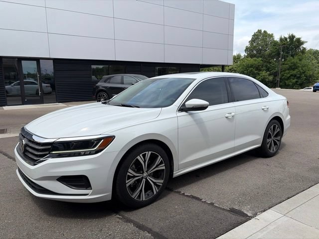 Used 2021 Volkswagen Passat 2.0T SE FWD image 5
