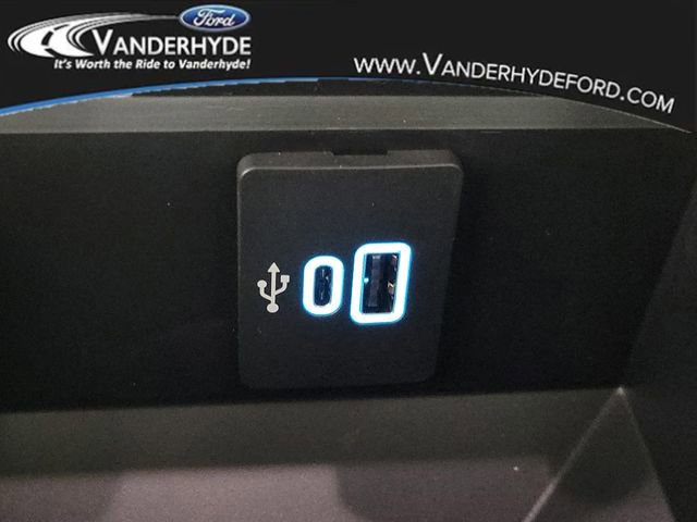New 2026 Ford F250 Lariat w/ Lariat Premium Package image 34