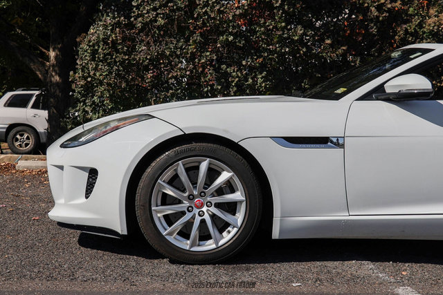 Used 2017 Jaguar F-TYPE Convertible image 4
