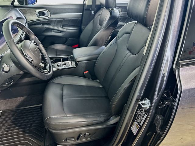 Used 2025 Kia Sorento SX image 18