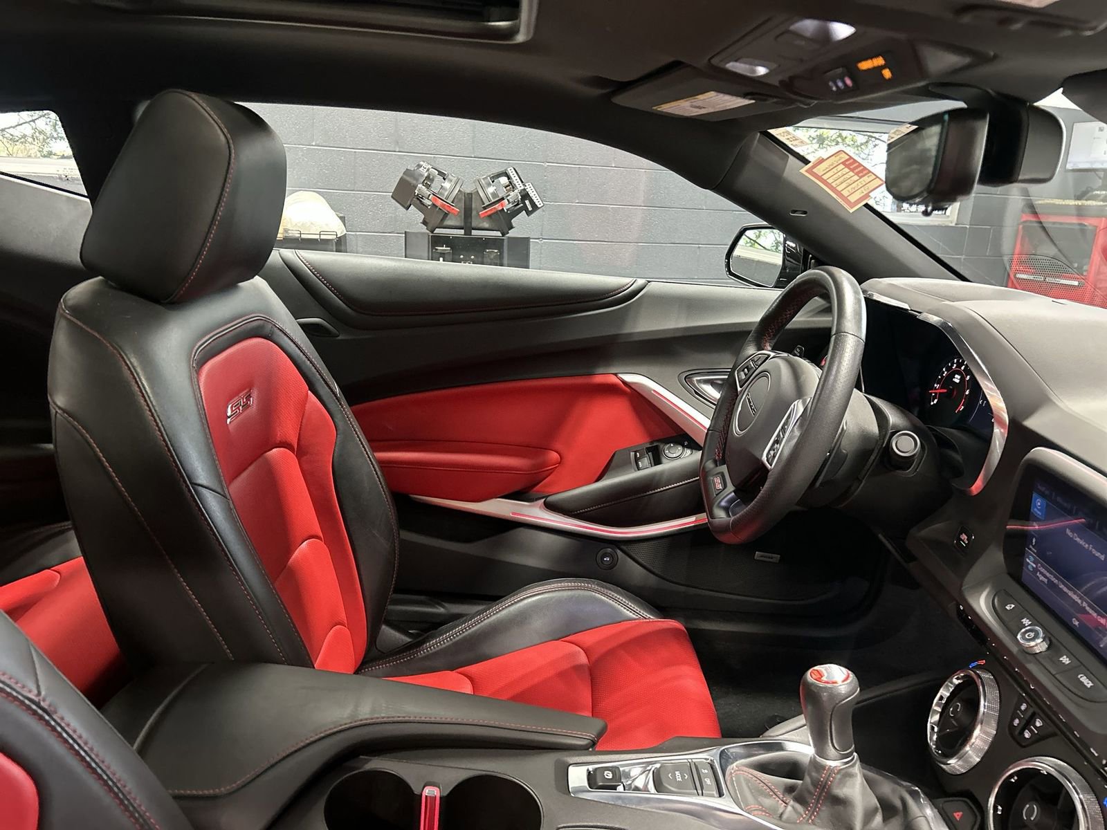 Used 2021 Chevrolet Camaro SS RWD image 9