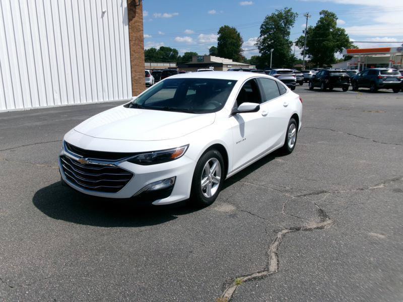 Used 2024 Chevrolet Malibu LS w/ Driver Confidence Package FWD image 2