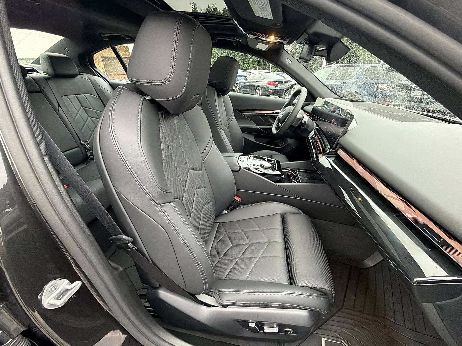 Used 2026 BMW i5 eDrive40 w/ Premium Package AWD/4WD image 22