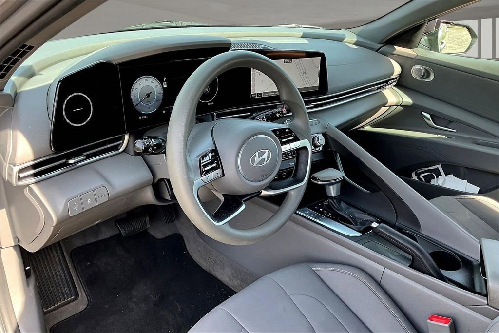 Used 2024 Hyundai Elantra SEL image 16