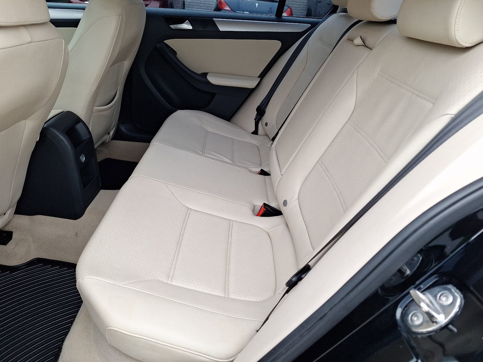 Used 2015 Volkswagen Jetta SE FWD image 28