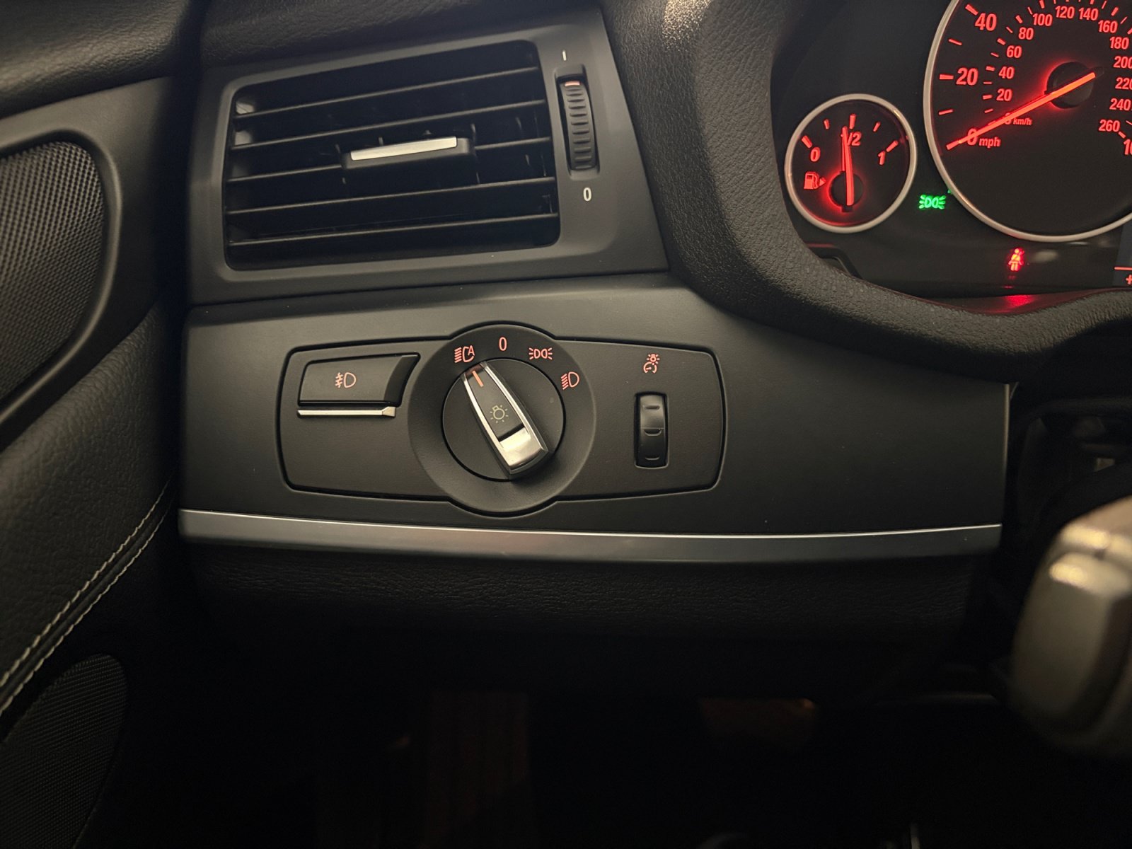 Used 2011 BMW X3 xDrive28i AWD/4WD image 46