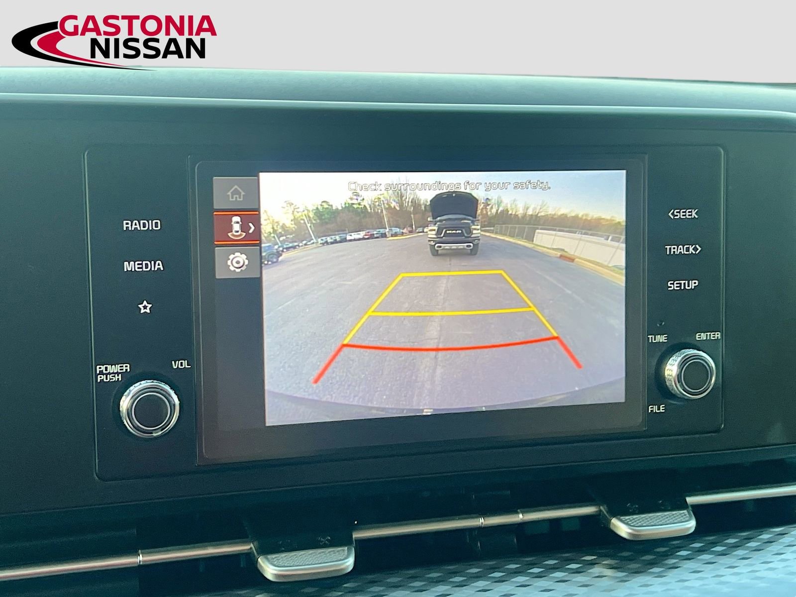 Used 2024 Kia Carnival LX image 17