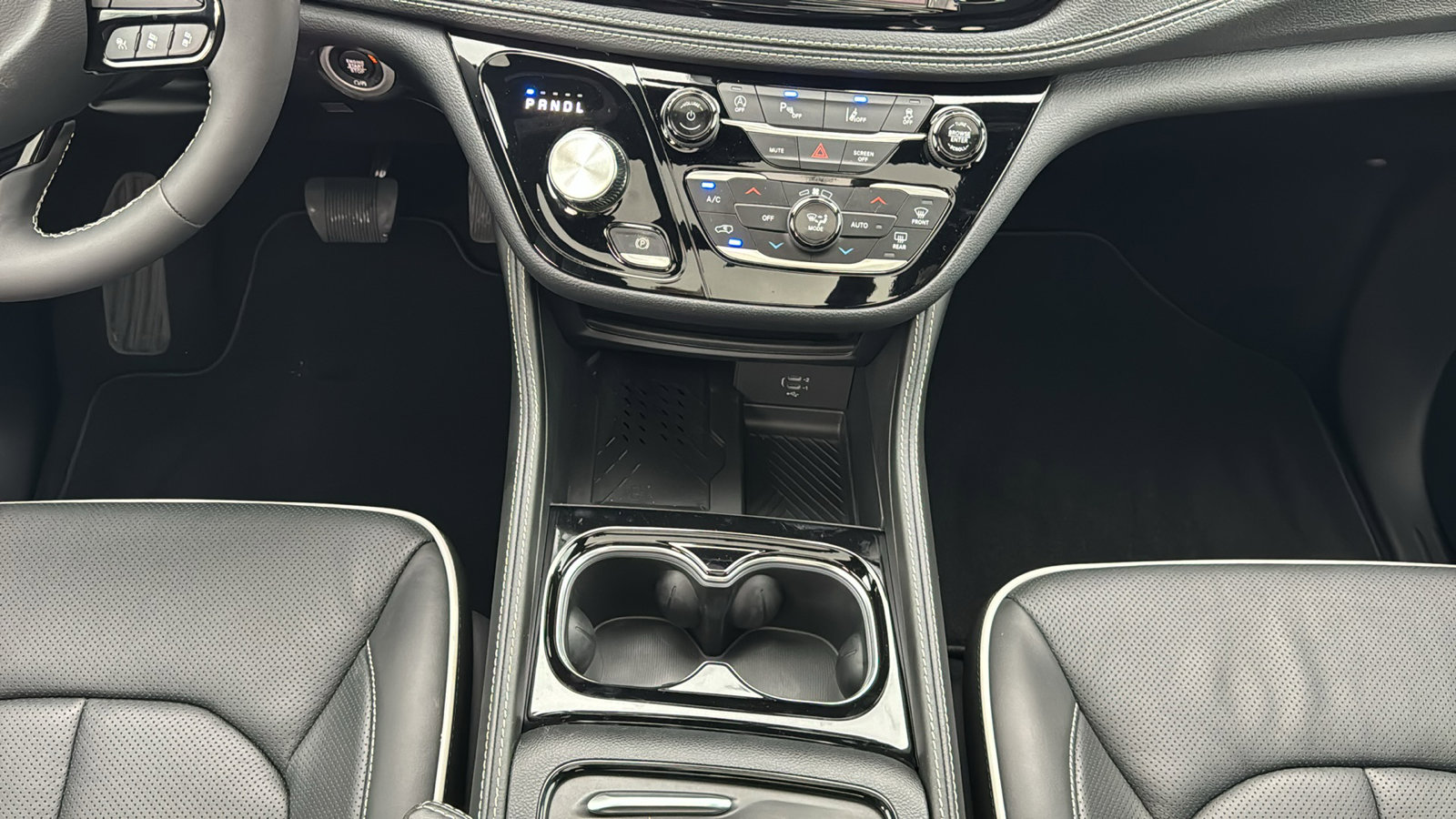 New 2026 Chrysler Pacifica Limited FWD image 23
