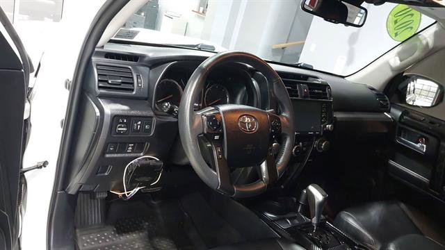 Used 2020 Toyota 4Runner TRD Off-Road Premium w/ Moonroof Package AWD/4WD image 18