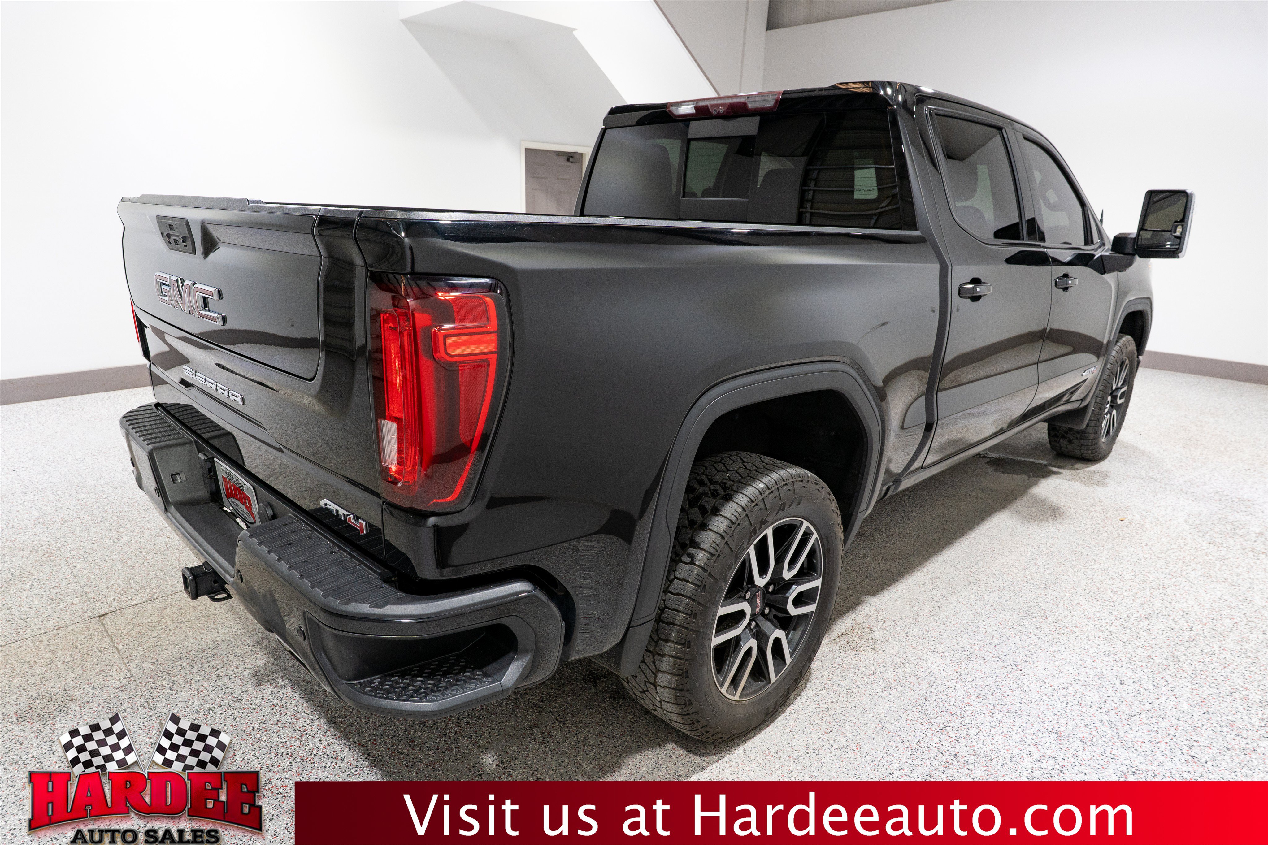 Used 2021 GMC Sierra 1500 AT4 w/ AT4 Value Package AWD/4WD image 5