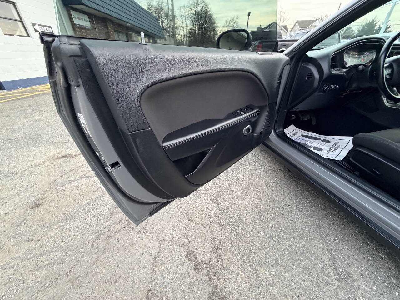 Used 2019 Dodge Challenger SXT image 34