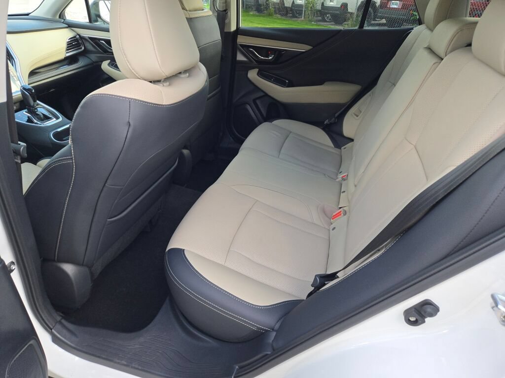 Certified 2022 Subaru Outback Limited AWD/4WD image 17