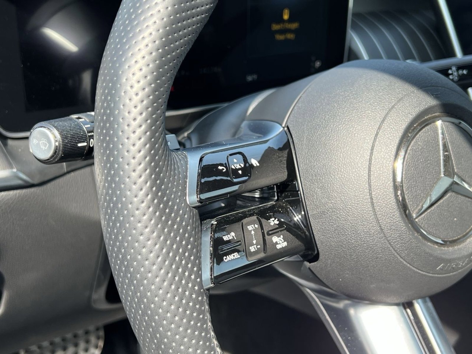 Used 2023 Mercedes-Benz GLC 300 4MATIC image 30
