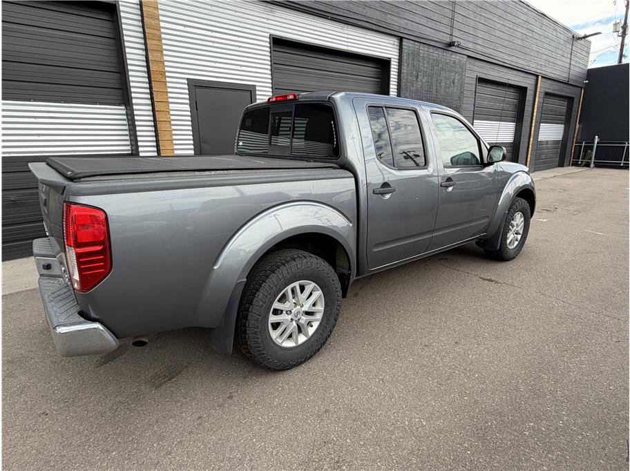 Used 2018 Nissan Frontier SV AWD/4WD image 3
