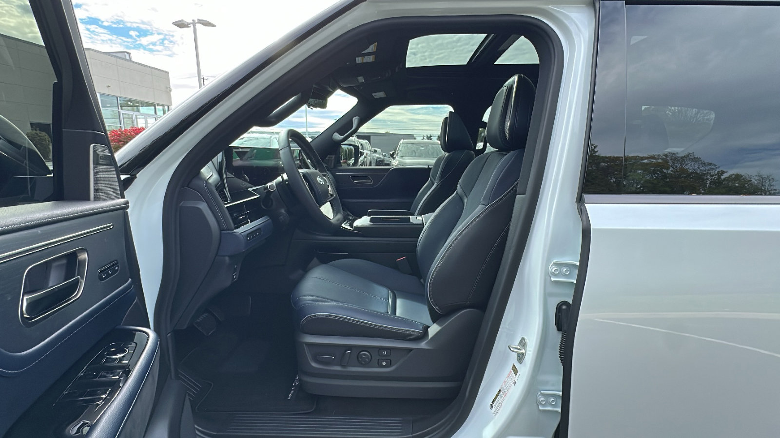 New 2026 INFINITI QX80 4WD image 7