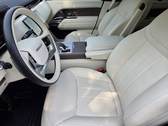 Used 2025 Land Rover Range Rover SE AWD/4WD image 11