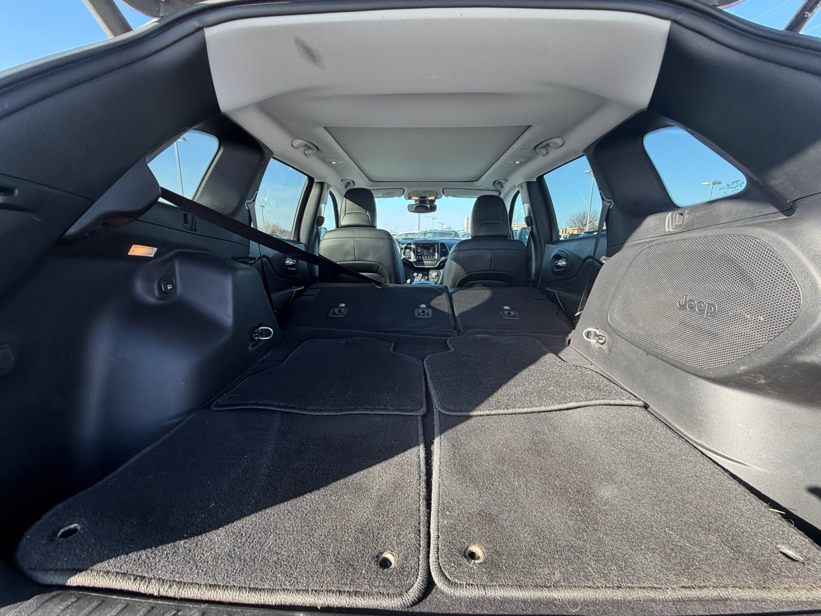 Used 2022 Jeep Cherokee Latitude Lux w/ Sun & Sound Group image 29