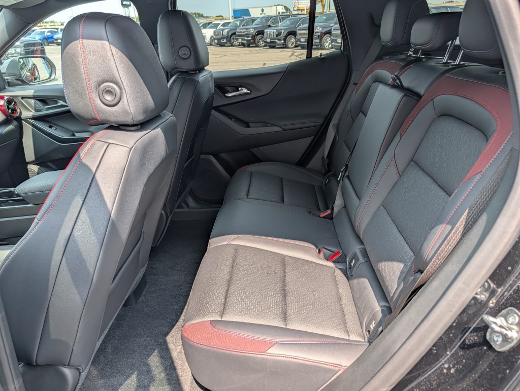 Used 2025 Chevrolet Equinox RS w/ Safety and Technology Package AWD/4WD image 16