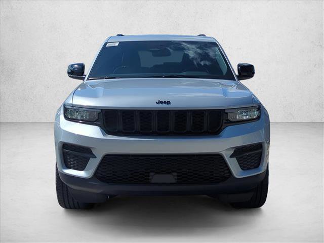 New 2025 Jeep Grand Cherokee Altitude image 6