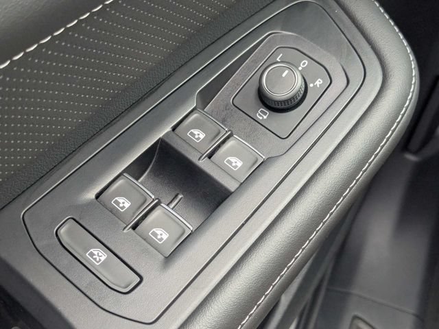 Used 2025 Volkswagen Atlas Cross Sport SEL Premium R-Line AWD/4WD image 25