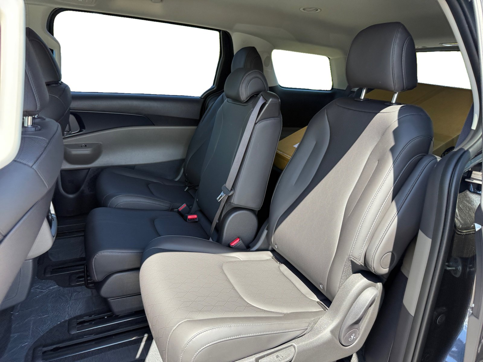 New 2026 Kia Carnival image 16