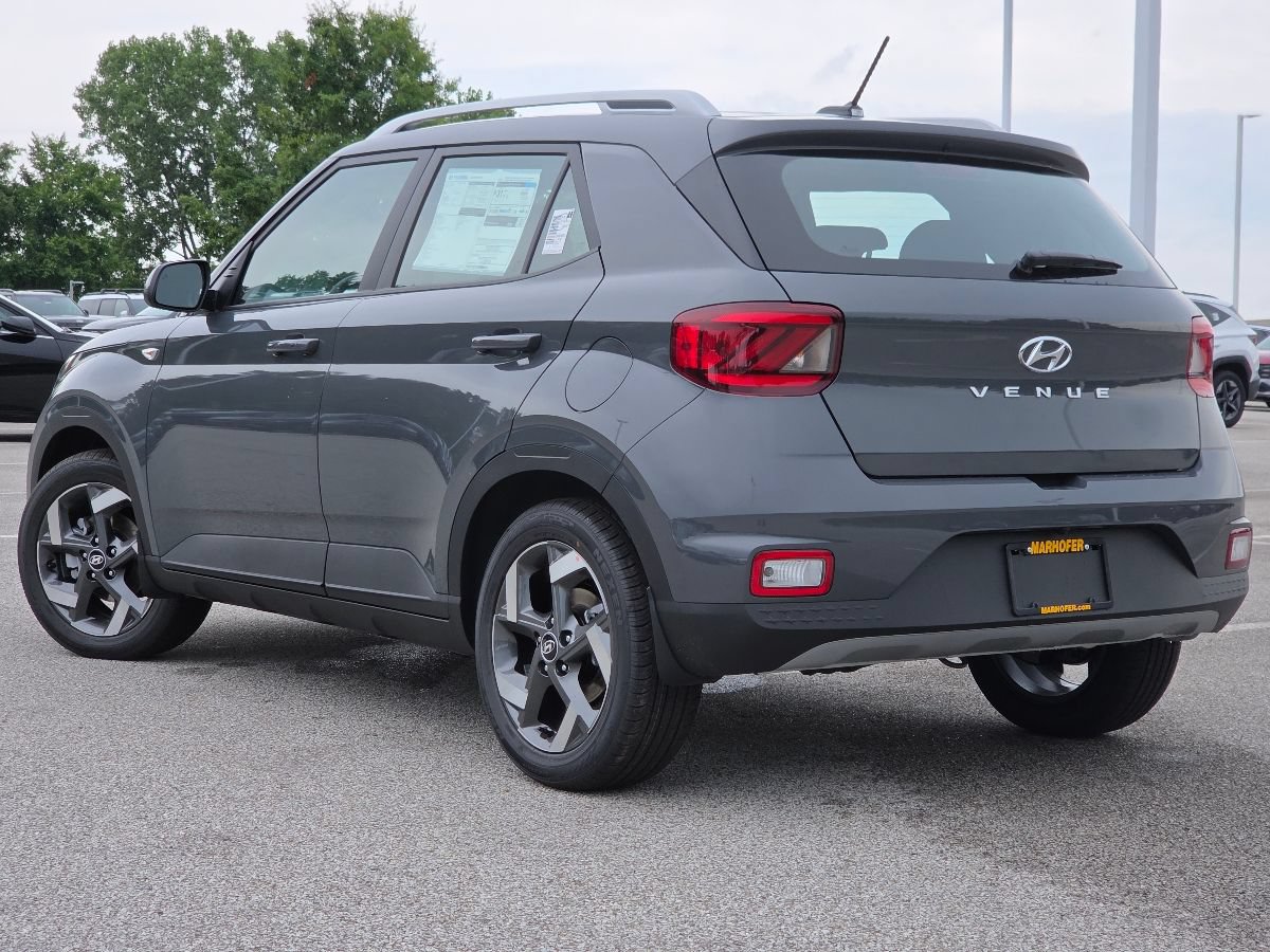 New 2026 Hyundai Venue SEL FWD image 18