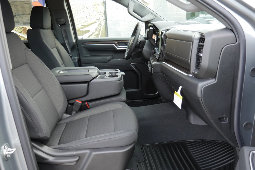New 2026 Chevrolet Silverado 1500 LT AWD/4WD image 9