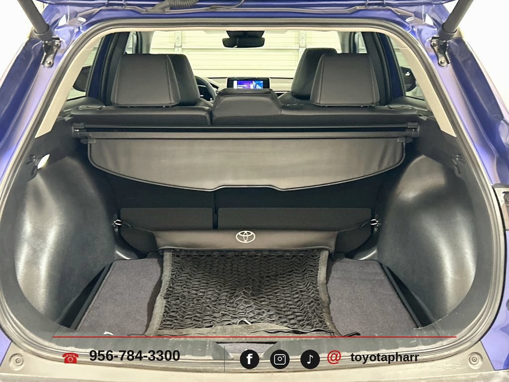 Used 2023 Toyota Corolla Cross XLE w/ Convenience Package FWD image 25