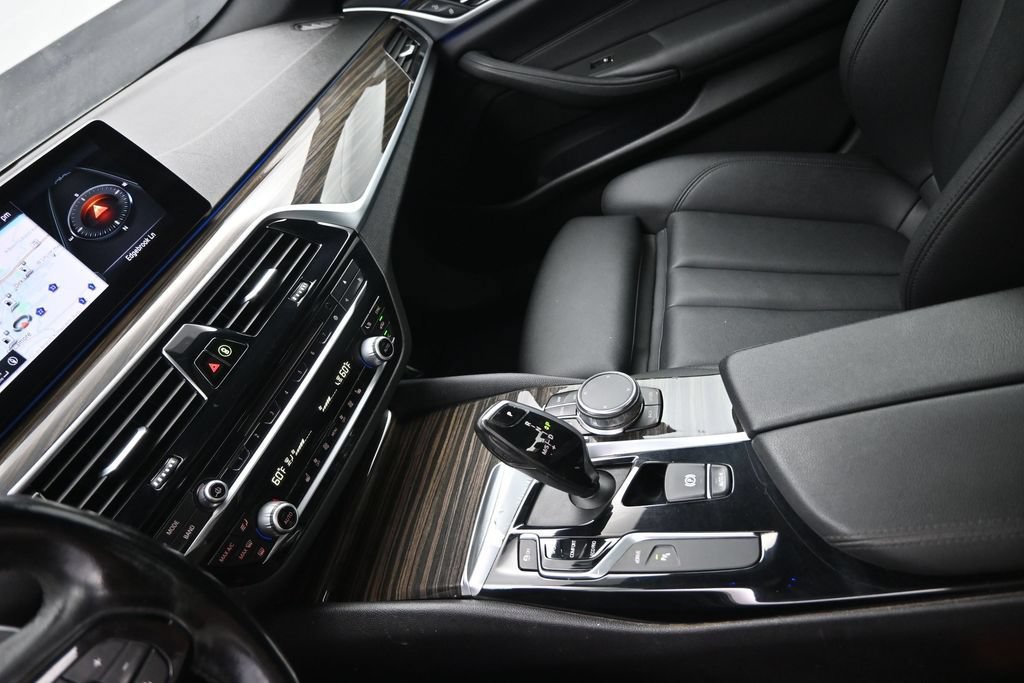 Used 2019 BMW 530e xDrive w/ Convenience Package AWD/4WD image 19